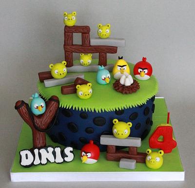The Angry Birds - Cake by Doces & Extravagantes