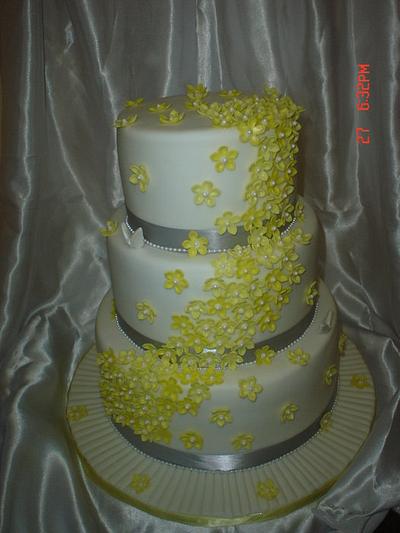Flowers & Butter Flies - Cake by Rosa