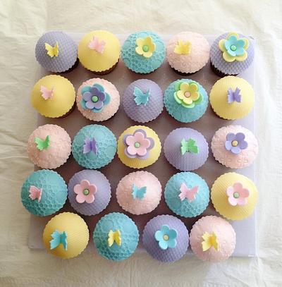 Butterfly & Flower Cupcakes - Cake by funni