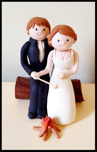 Campfire bride and groom topper - Cake by Cakemakinmama