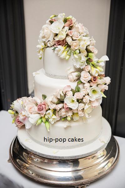 cascading flowers  - Cake by Lesley Marshall cake art