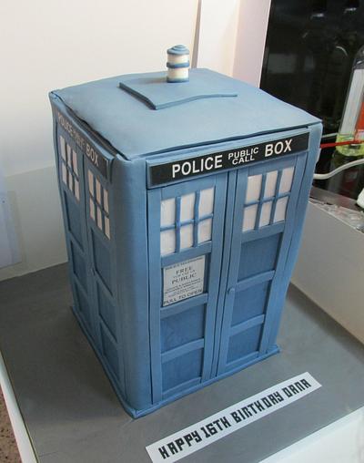 Dr Who's Tardis - Cake by MarksCakes