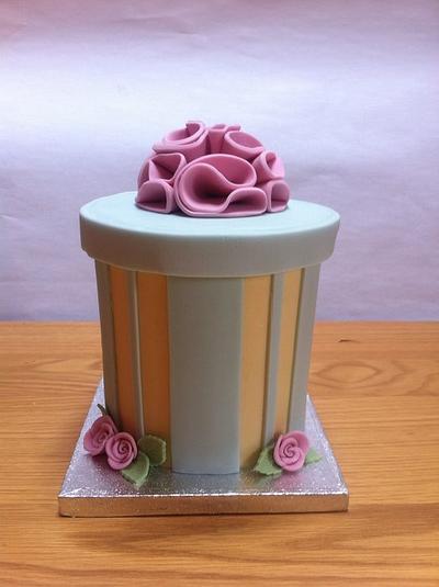 Hat box cake - Cake by BakinBecky