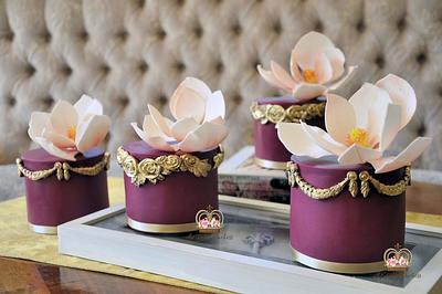 Mini Wedding Cakes - Cake by Sumaiya Omar - The Cake Duchess 