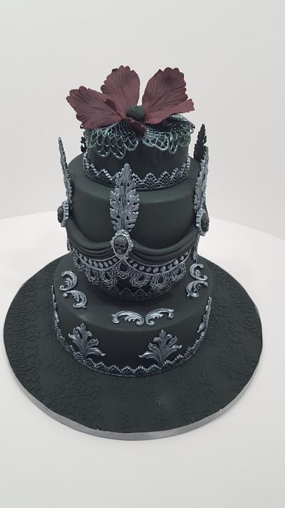 A little bit goth - Cake by Tascha's Cakes