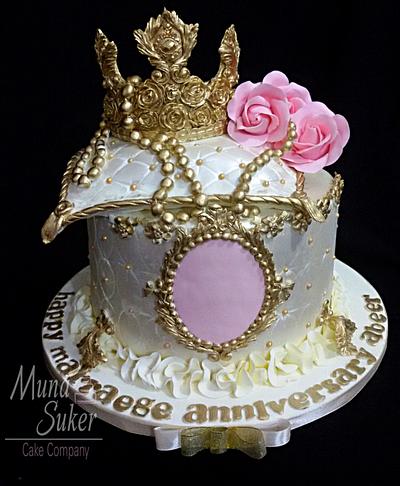 كعكة الملكة  - Cake by MunaSuker