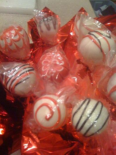 cake pops, white, red, black decorations - Cake by Loracakes