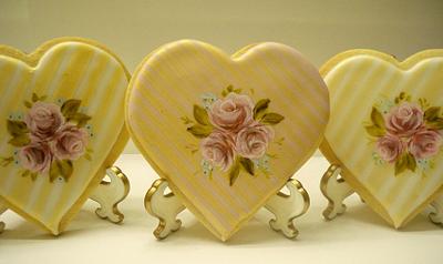 Vintage Blossoms Valentine's Cookies - Cake by artetdelicesbym