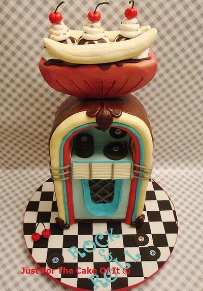 50s inspired Jukebox & Banana Split - Cake by Nicole - Just For The Cake Of It