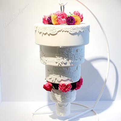 Hanging Wedding Cake - Cake by Torta Deliziosa