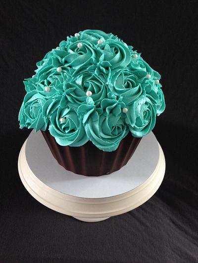 Teal Giant Cupcake - Cake by Vera12345