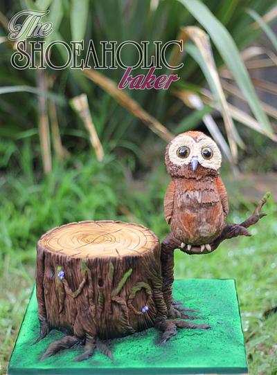 Ollie the owl - Cake by The Shoeaholic Baker