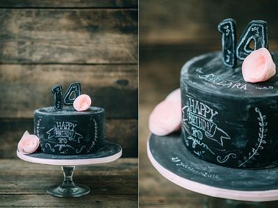 Chalkboard birthday cake - Cake by Ditoefeito (Gina Poeira)
