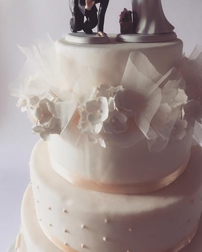 Peonies wedding cake - Cake by Futurascakedesign