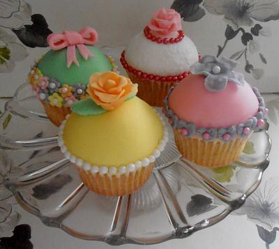 Ladies cupcakes - Cake by Anyone4cake