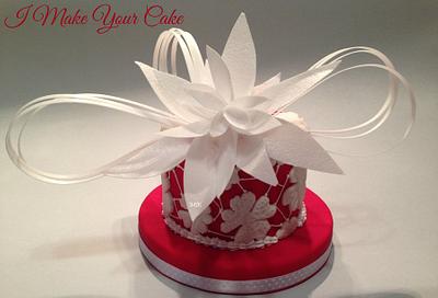 White Flower Fantasy - Wafer Paper - Cake by Sonia Parente