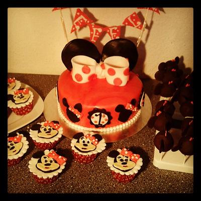 Minnie Mouse Girls Dream - Cake by cakescandiesbyon