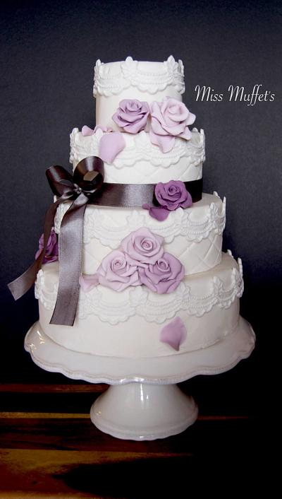 Elegant and Vintage - Cake by Miss Muffet's Cakes