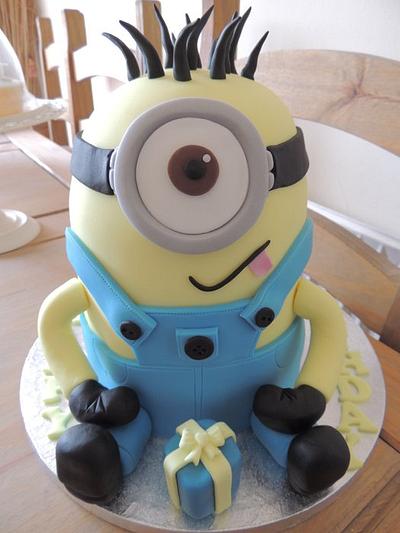 Minion Crazy - Cake by Claire