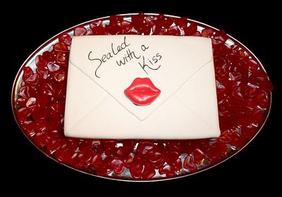 Sealed with a Kiss - Cake by Ciccio 