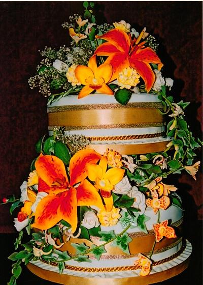 Golden Wedding - Cake by Les brown