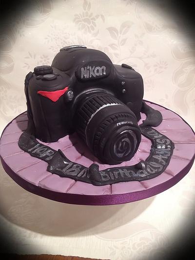 Nikon Camara  - Cake by Jenna