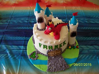 Small dragon at the castle. - Cake by Agnieszka