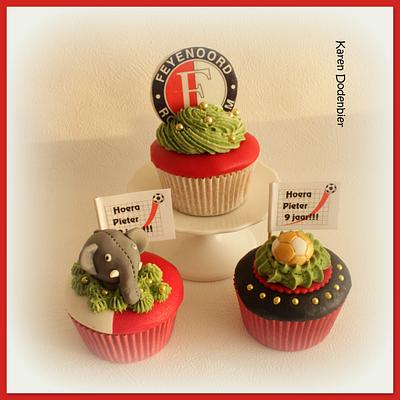 Dutch soccer team cupcakes! - Cake by Karen Dodenbier