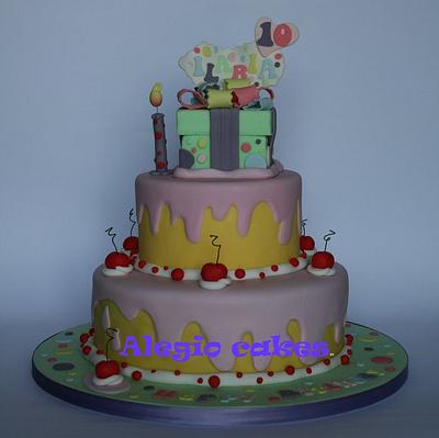 Drippy cake - Cake by Alessandra Rainone