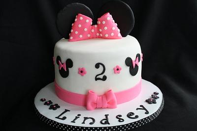 Minnie Mouse Cake - Cake by CakeCreationsCecilia