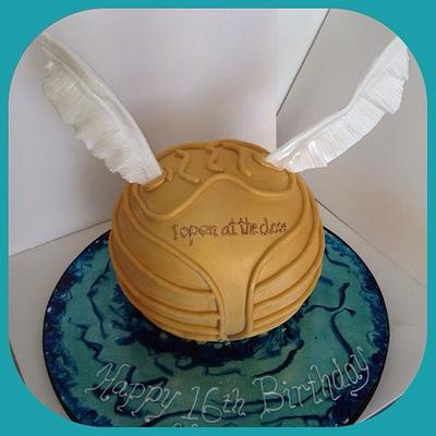 The Golden Snitch - Harry Potter - Cake by Frantastic Cakes