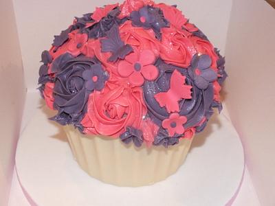 Floral gaint cupcake - Cake by  Clare