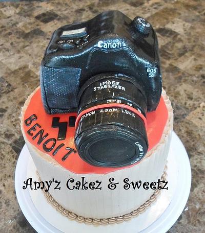 Canon Camera Cake - Cake by Amy'z Cakez & Sweetz