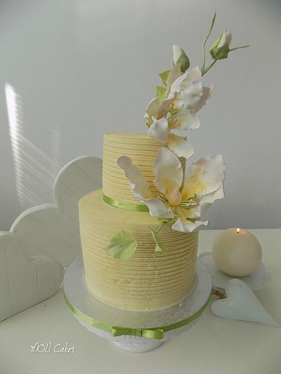 White ganache cake - Cake by MOLI Cakes