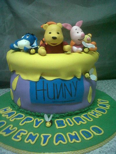 Pooh and the Hunny Pot - Cake by Willene Clair Venter