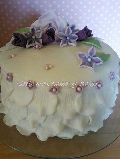 My 1st try at something abit wedding-like! - Cake by Anita's Cakes & Bakes