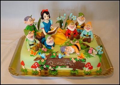 White and Snow and 7 dwarfs - Cake by octavia
