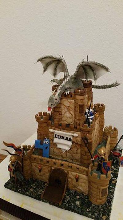 Medieval Castle - Cake by Gabi Schnell