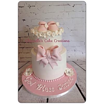 Booties and bows - Cake by Chantelle's Cake Creations