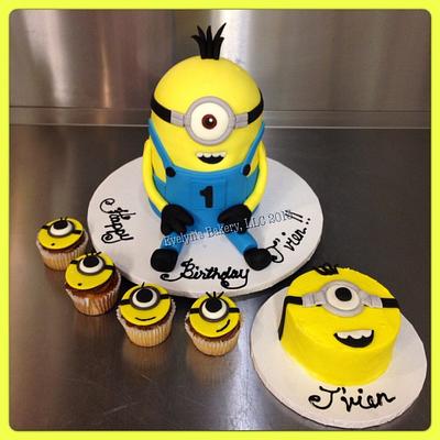 Minions - Cake by Evelyn Vargas