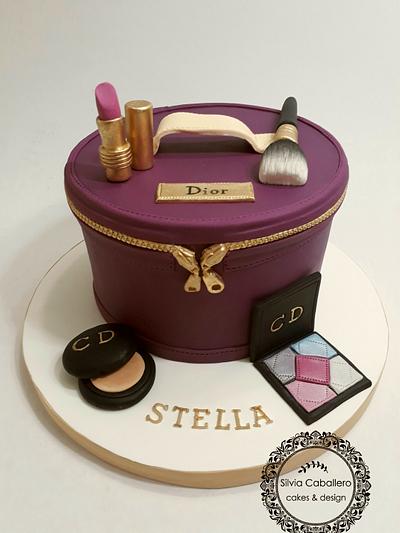 Dior beauty case for Stella - Cake by Silvia Caballero