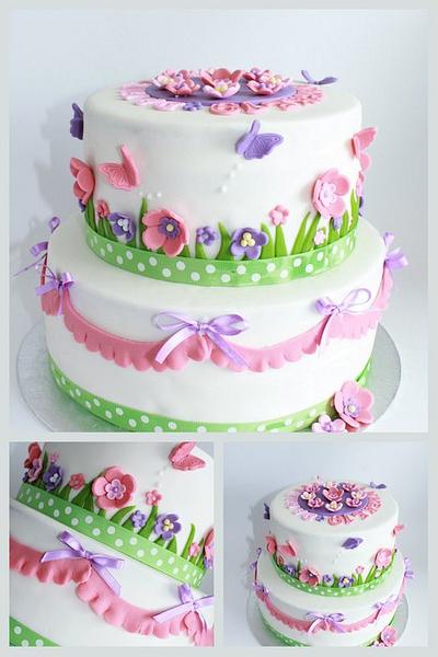 Simply Pretty! - Cake by Karen Dodenbier