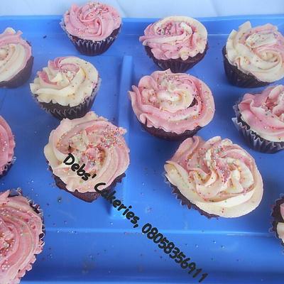 Cupcakes - Cake by Moltan Cakes 'N' More