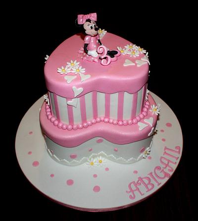 Minnie Mouse - Cake by Rachel