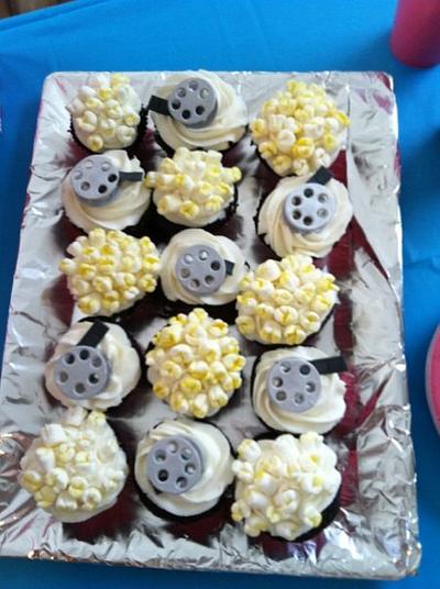 movie cuppies for Addison - Cake by kimma