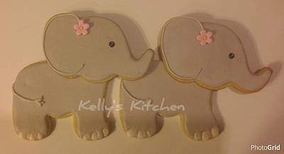 Cute "little" elephants - Cake by Kelly Stevens