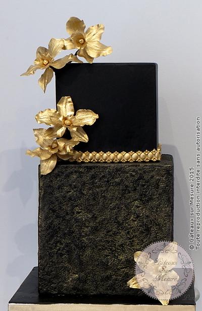 Black and Gold cake - Cake by Galina Duverne - Gâteaux Sur Mesure Paris