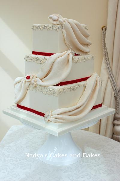 Broaches, sashes and sparkle - Cake by Nadya