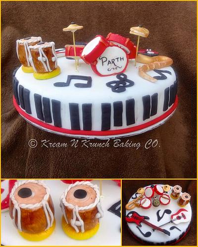 For the love of Music - Cake by KnKBakingCo