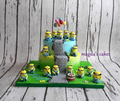 Minions - Cake by Magda's Cakes (Magda Pietkiewicz)